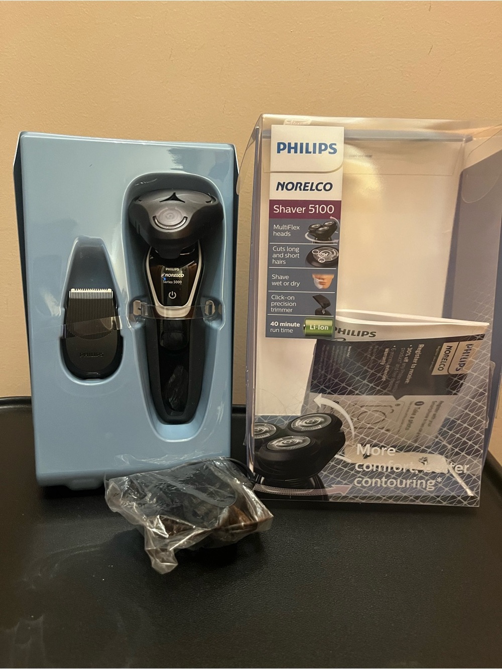 Philips Norelco Shaver 5100 - Black and Silver Electric Razor